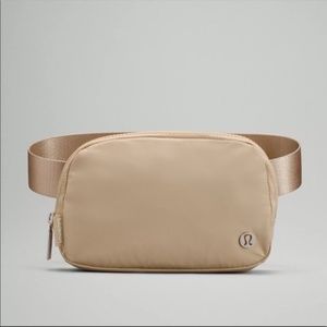 Lululemon Everywhere Belt Bag Trench